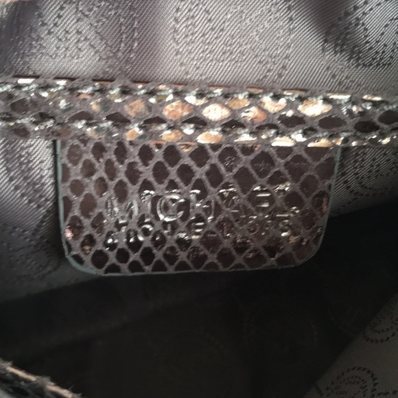 Michael Kors Limited Edition Cosmetic Bag NWOT Rare - Picture 10 of 16